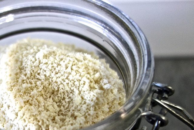 almond meal and almond flour feature